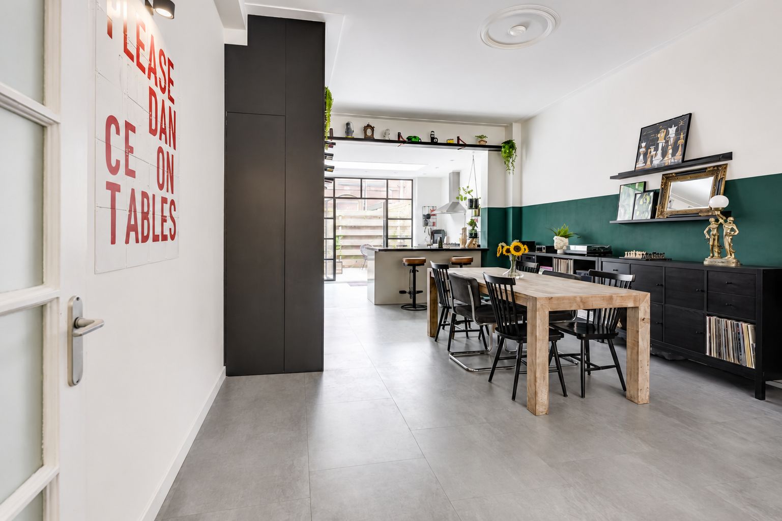Charming 4-Room Terraced House with Sunny Garden in Lombok, Utrecht — 9