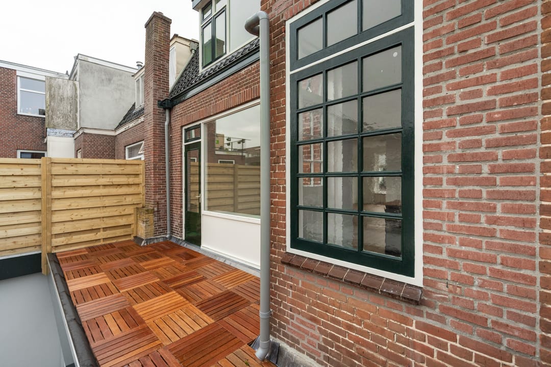 Spacious Renovated Upper Floor Apartment with Three Bedrooms in Quiet Leiden Location — 22
