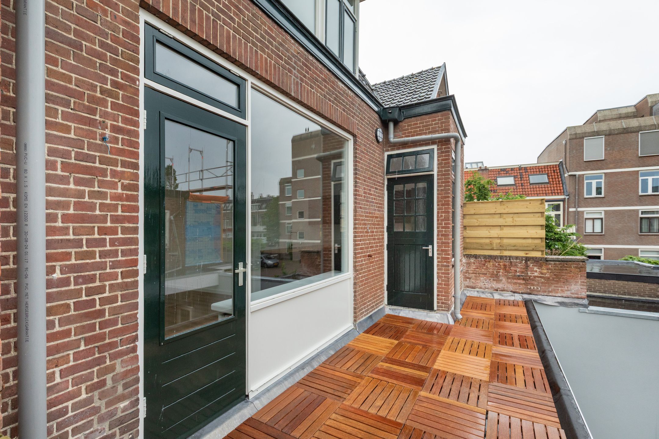 Spacious Renovated Upper Floor Apartment with Three Bedrooms in Quiet Leiden Location — 21