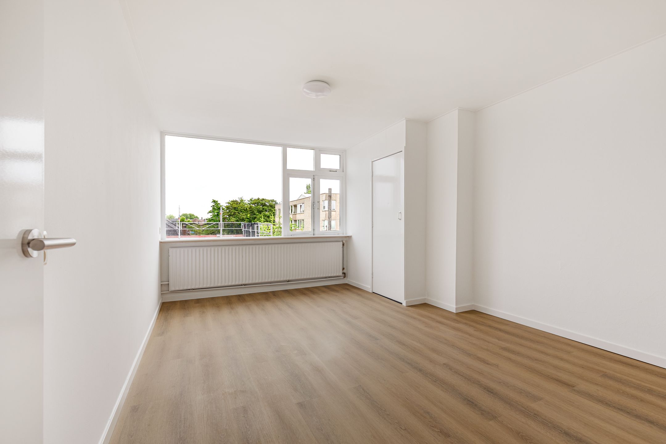 Spacious Renovated Upper Floor Apartment with Three Bedrooms in Quiet Leiden Location — 15