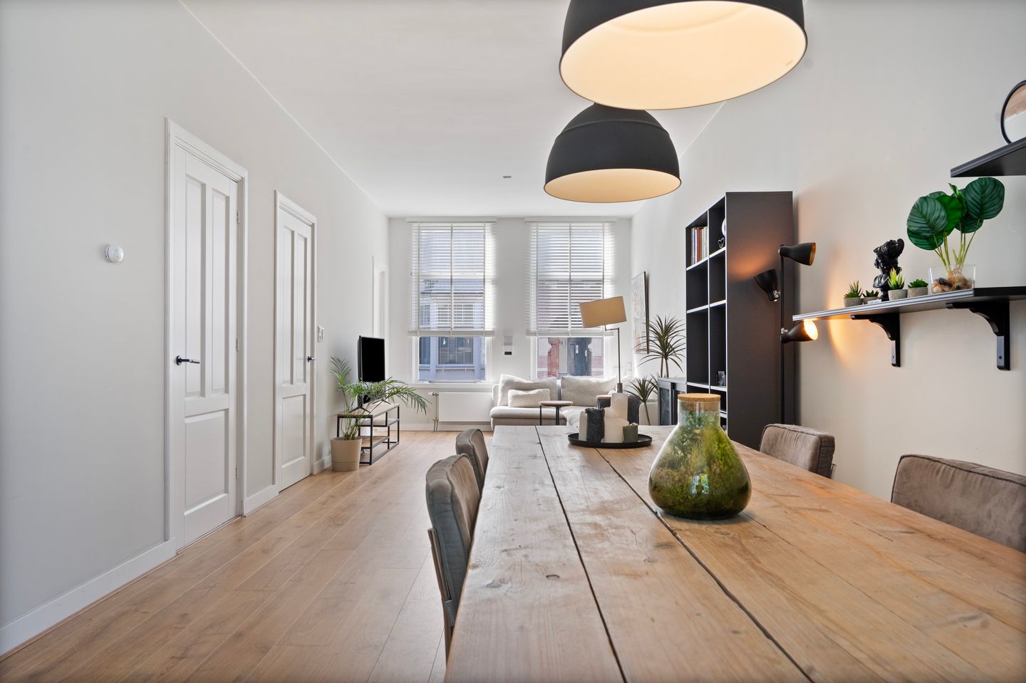 Charming Upper-Floor Apartment with Balcony in Valkenboskwartier — 25