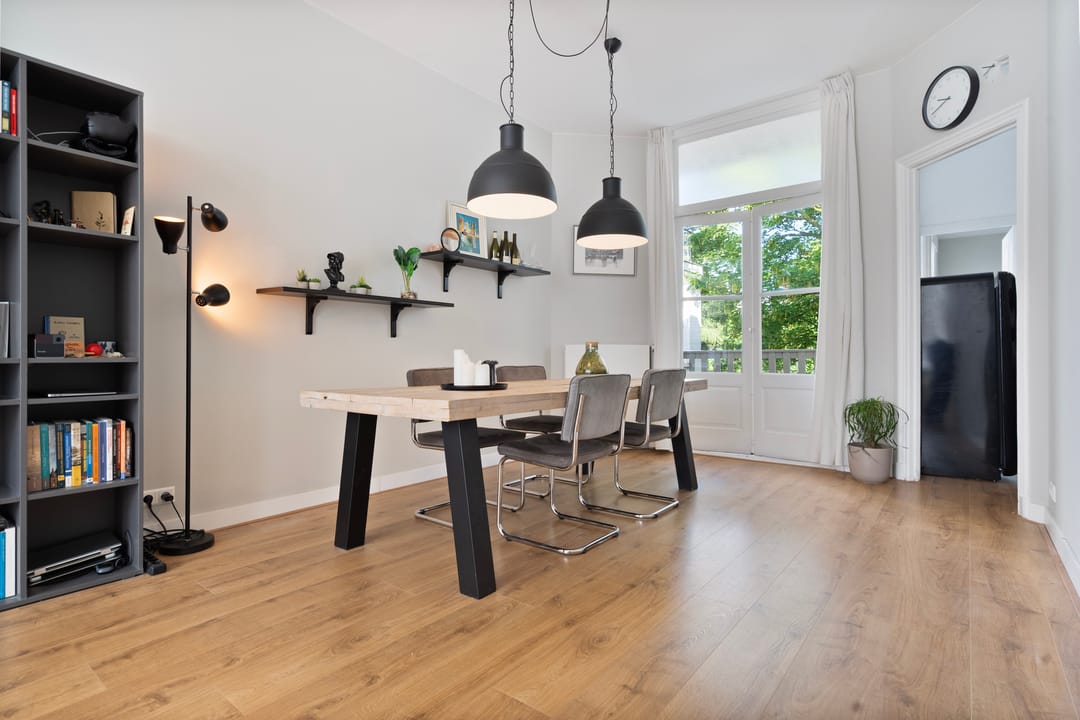 Charming Upper-Floor Apartment with Balcony in Valkenboskwartier — 13