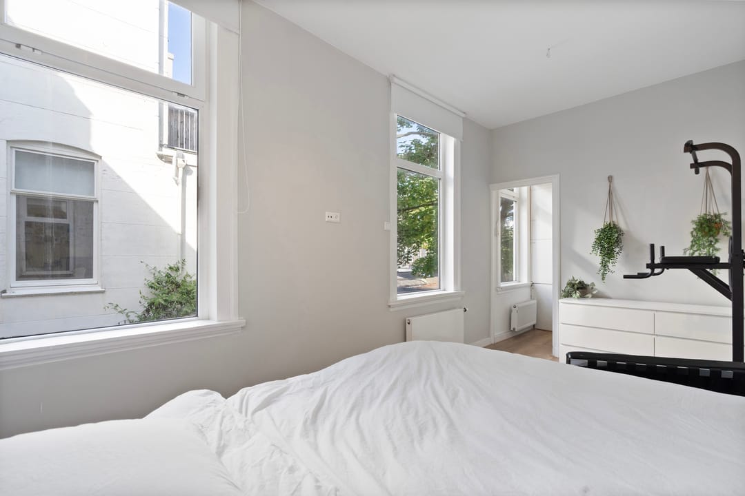 Charming Upper-Floor Apartment with Balcony in Valkenboskwartier — 22