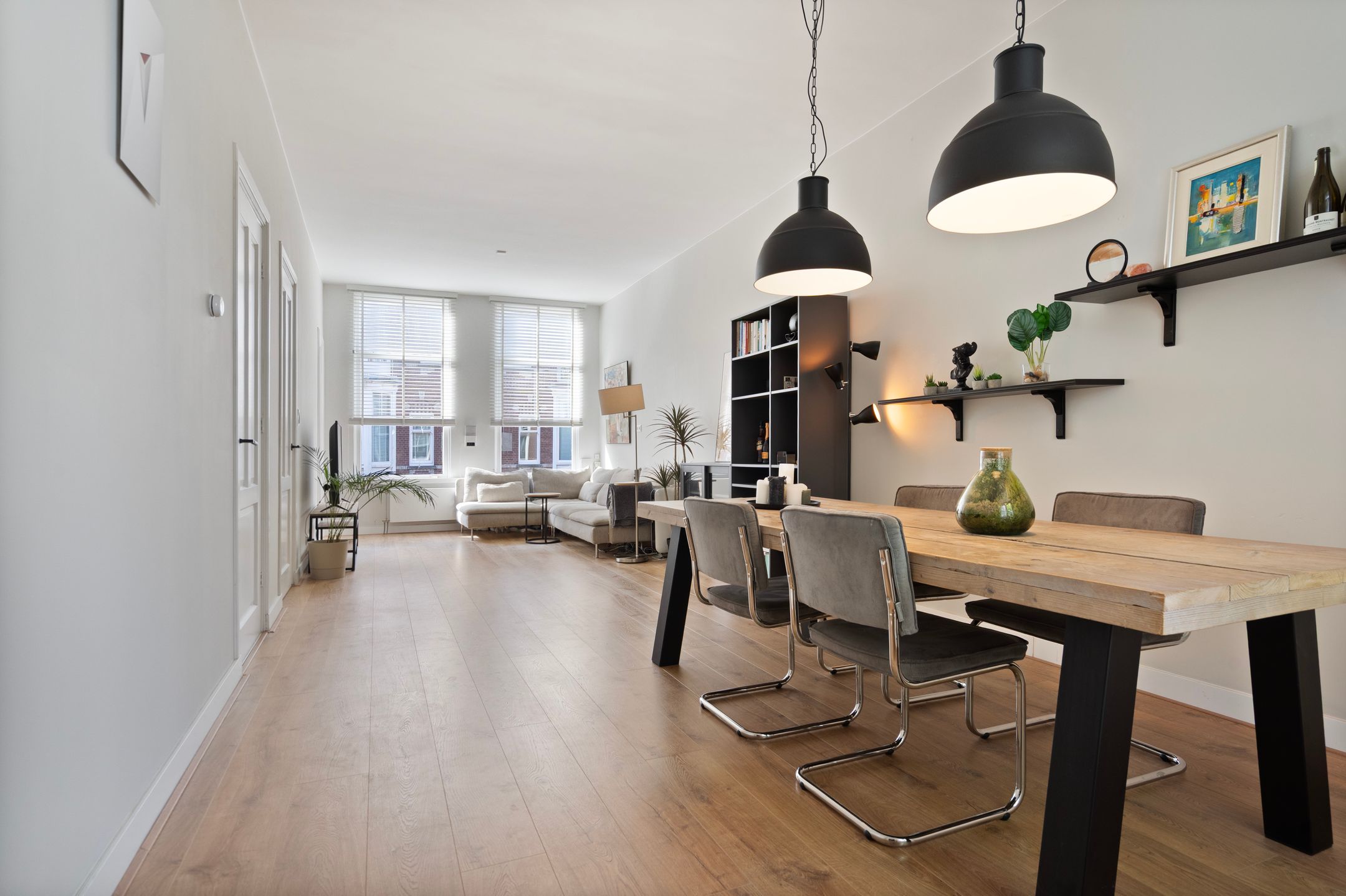Charming Upper-Floor Apartment with Balcony in Valkenboskwartier — 12