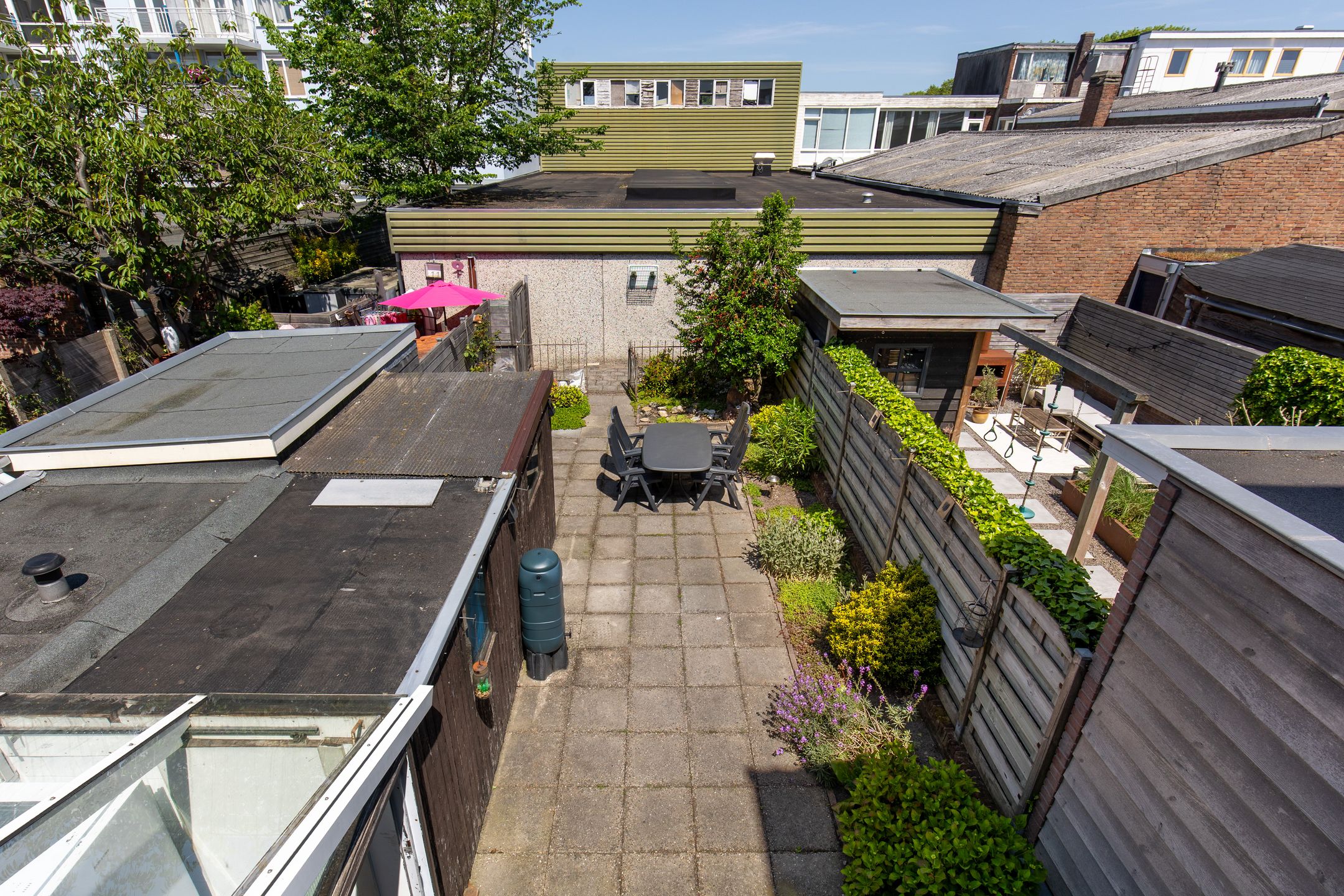 Charming Terraced House in Quiet Leidsebuurt Near Haarlem Center — 21