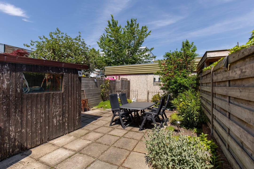 Charming Terraced House in Quiet Leidsebuurt Near Haarlem Center — 23