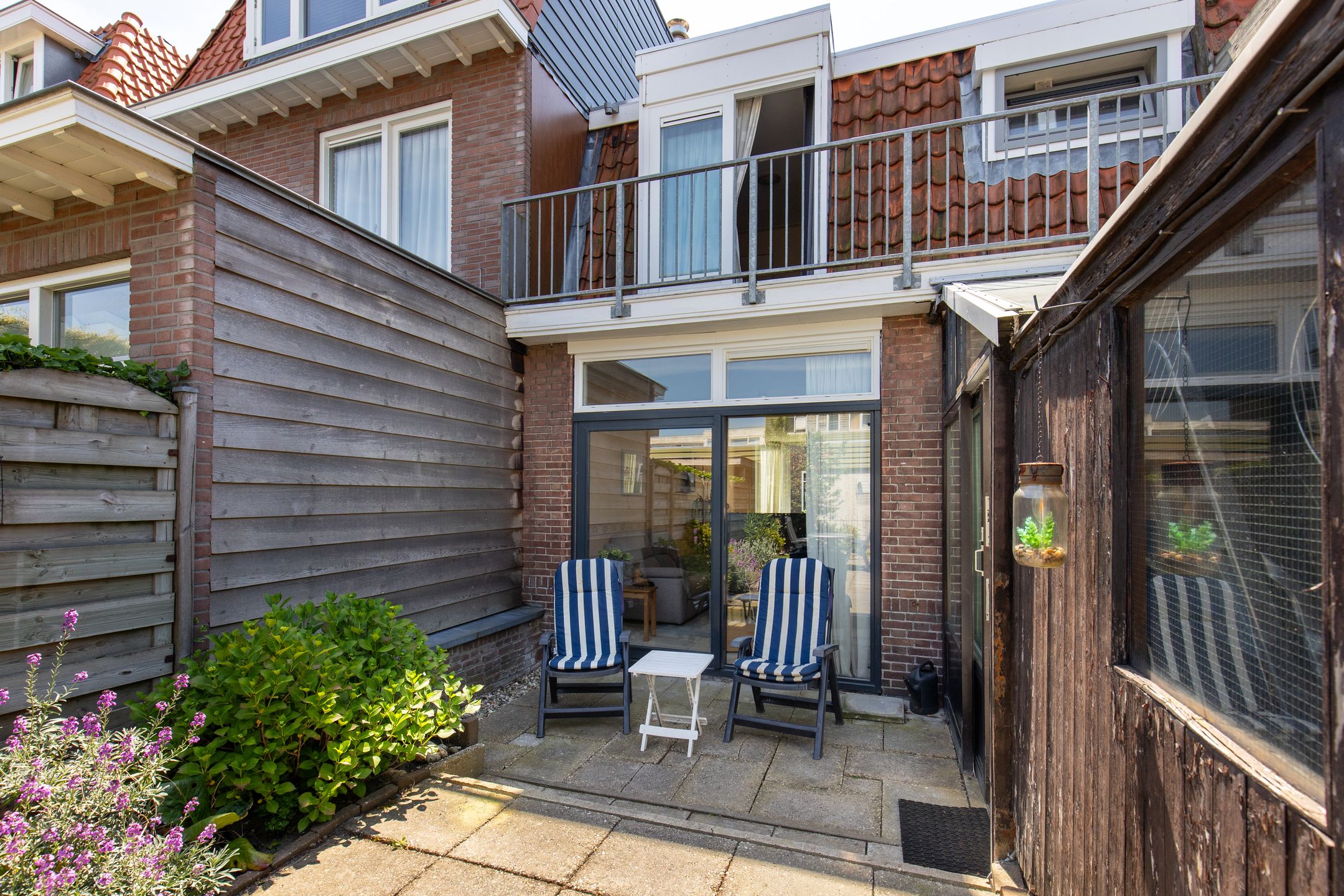 Charming Terraced House in Quiet Leidsebuurt Near Haarlem Center — 24