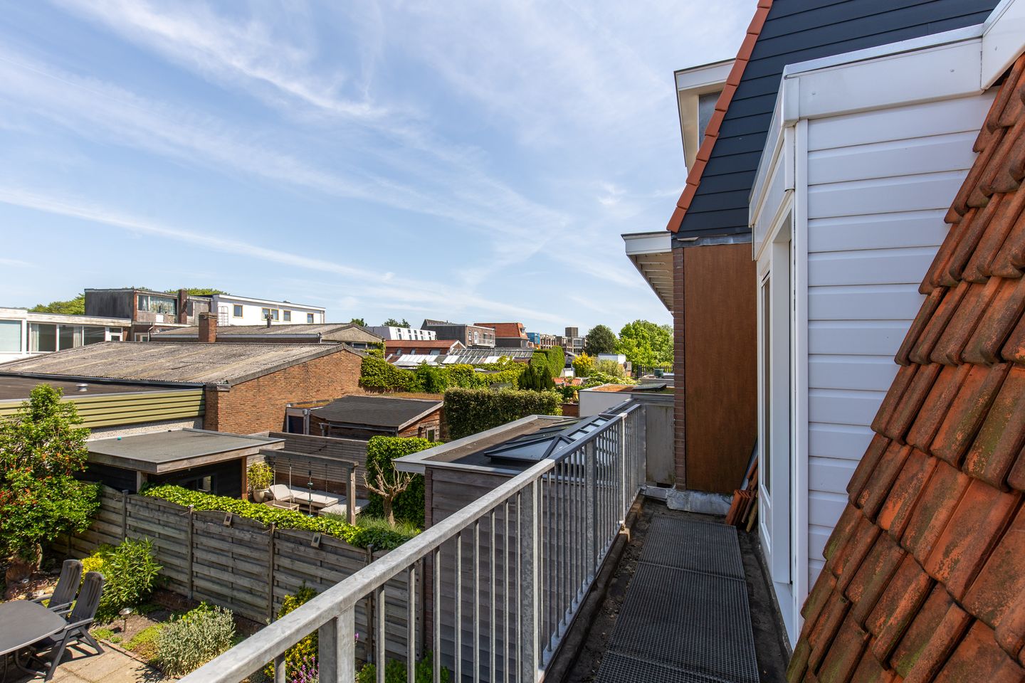 Charming Terraced House in Quiet Leidsebuurt Near Haarlem Center — 20
