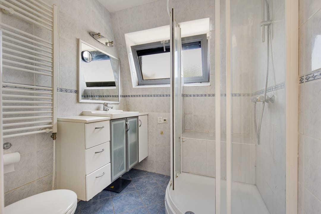 Charming Terraced House in Quiet Leidsebuurt Near Haarlem Center — 17