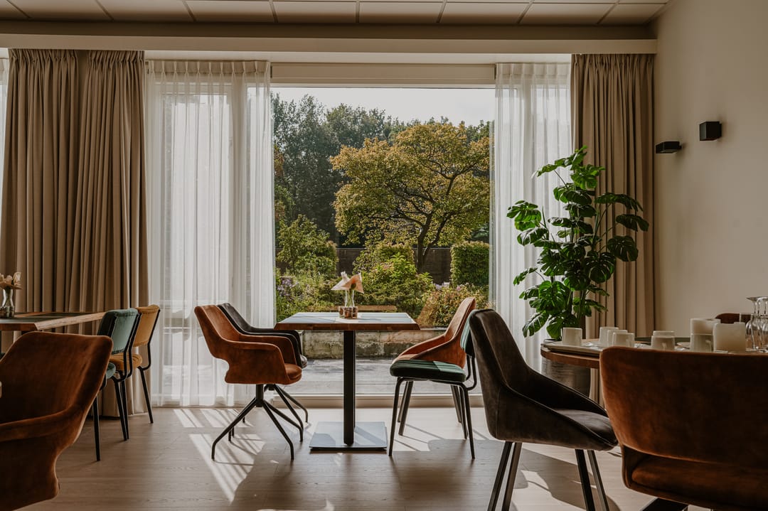 Light and Comfortable Service Apartment with Green Views in Eikendonck — 17