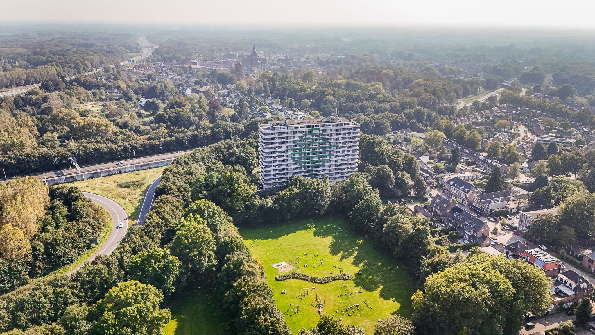 Light and Comfortable Service Apartment with Green Views in Eikendonck — 27