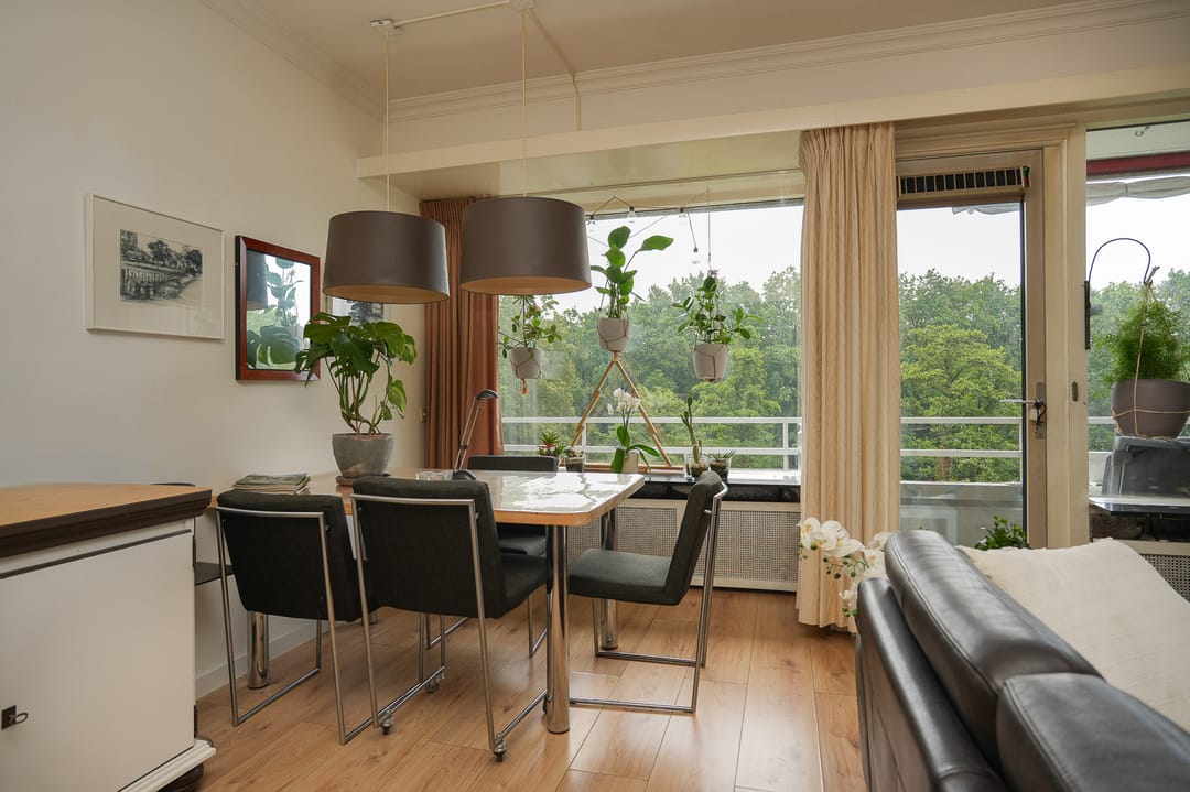 Light and Comfortable Service Apartment with Green Views in Eikendonck — 8