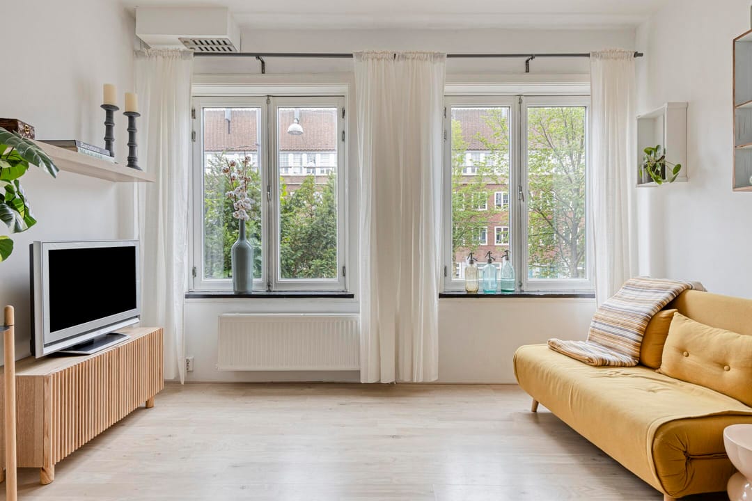 Characteristic 3-Room Apartment in Amsterdam School Style with Balcony — 17