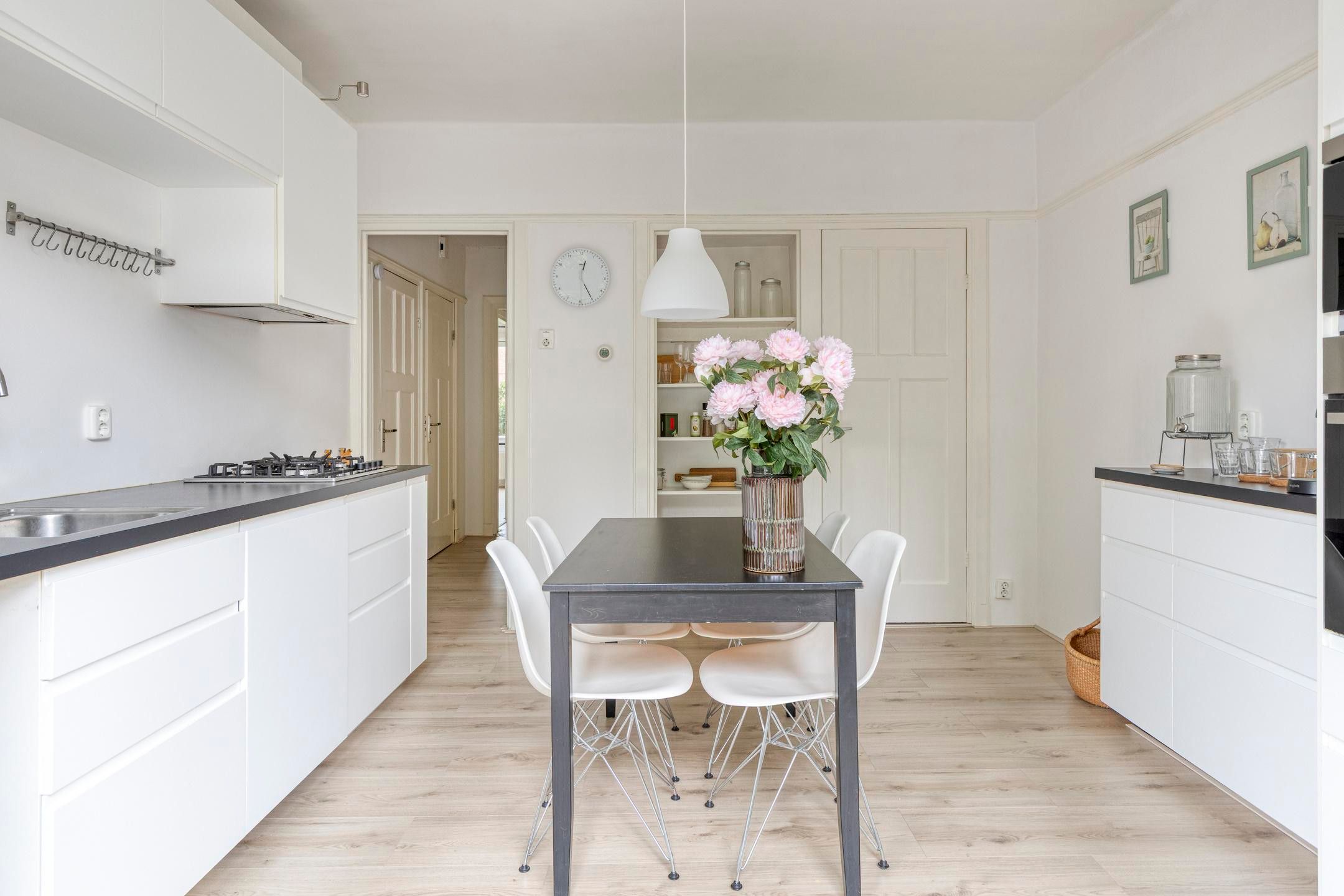 Characteristic 3-Room Apartment in Amsterdam School Style with Balcony — 12