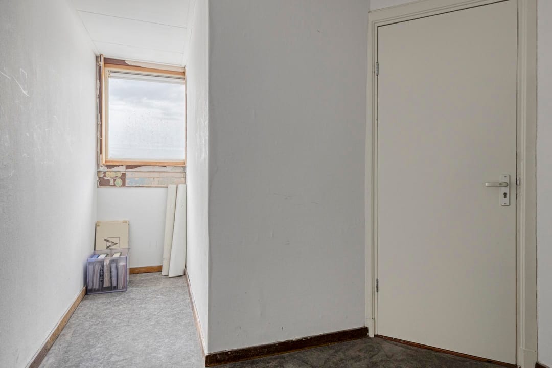 Characteristic 3-Room Apartment in Amsterdam School Style with Balcony — 31