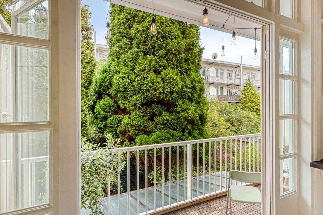 Characteristic 3-Room Apartment in Amsterdam School Style with Balcony — 8