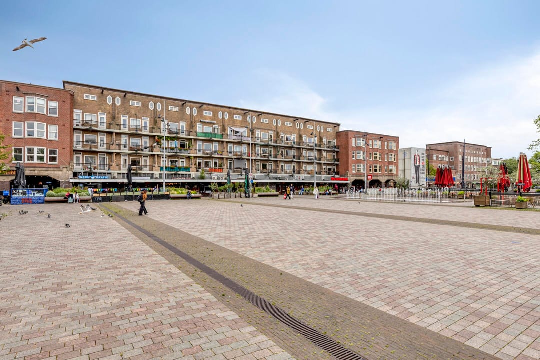 Characteristic 3-Room Apartment in Amsterdam School Style with Balcony — 38