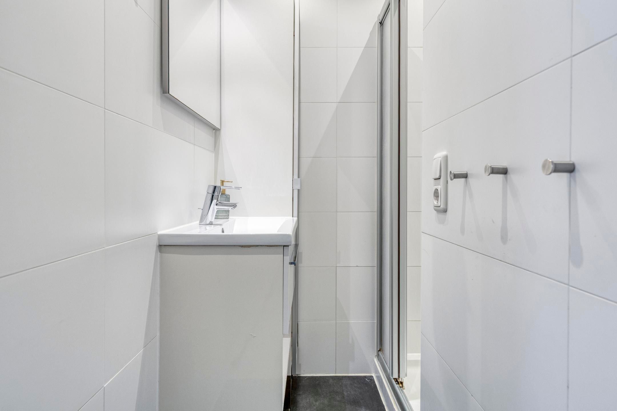 Characteristic 3-Room Apartment in Amsterdam School Style with Balcony — 27