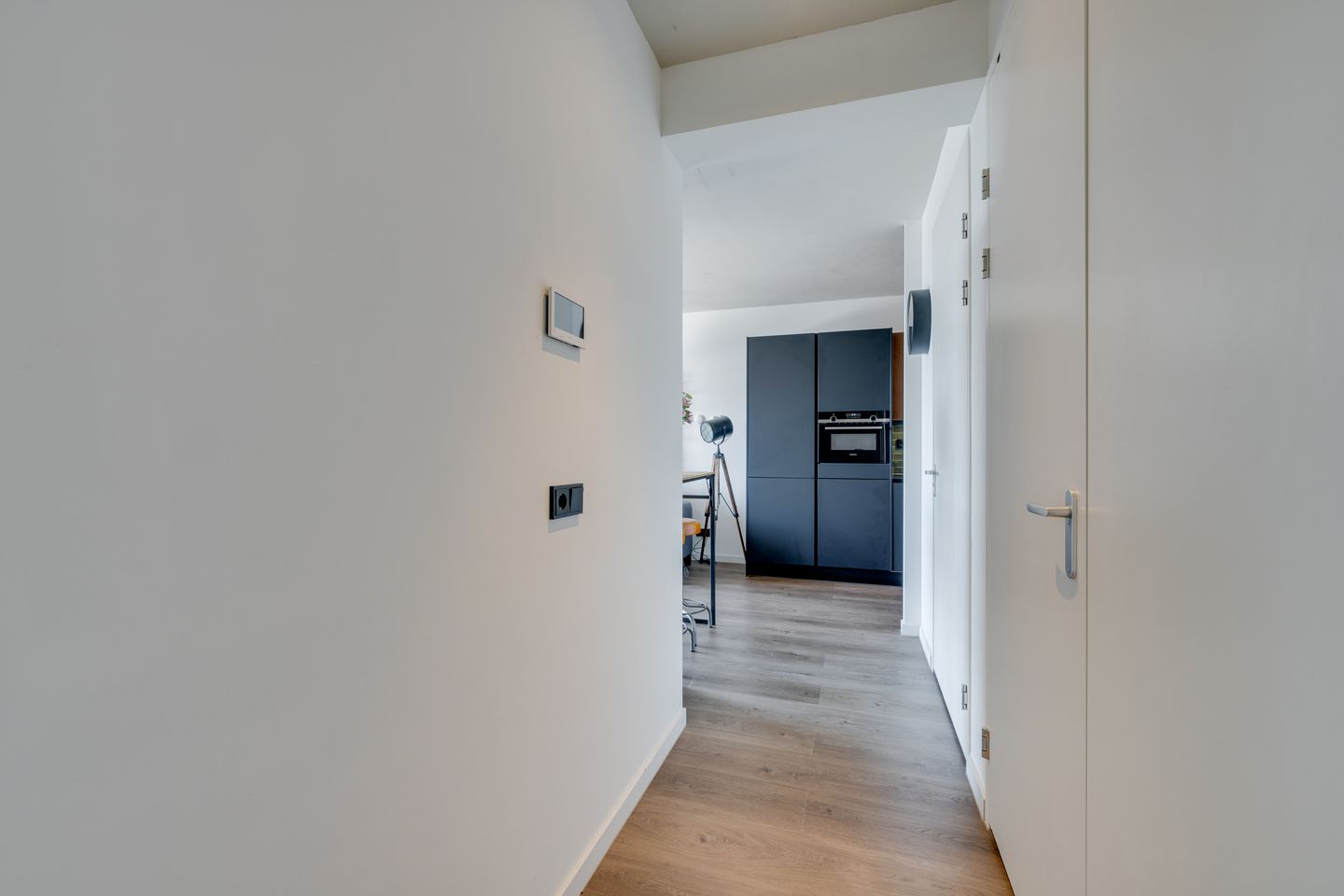 Modern Three-Room Apartment with Panoramic Views on NDSM-Wharf — 10