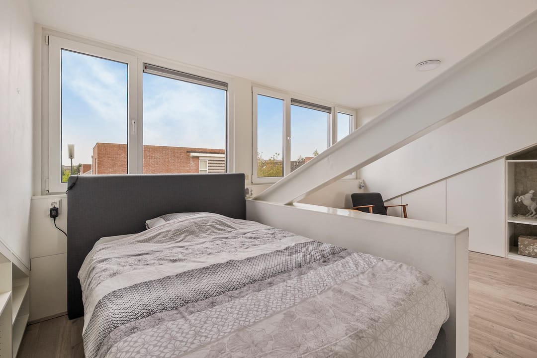 Spacious Terraced Home with Park Views and Rooftop Terrace in Meerwede Zuid — 32
