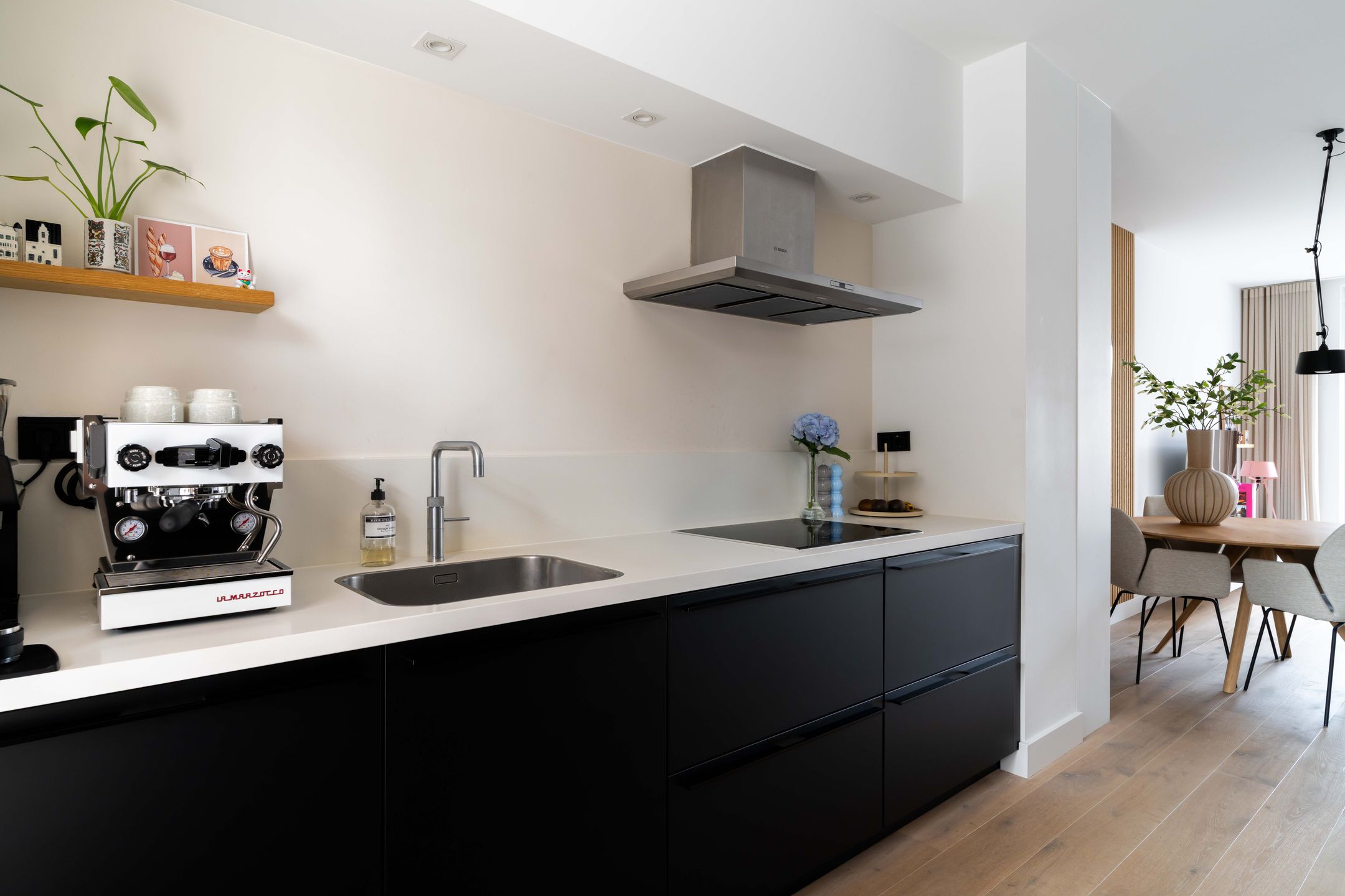 Move-in Ready 4-Bedroom Terraced House with Private Parking in Vathorst — 12