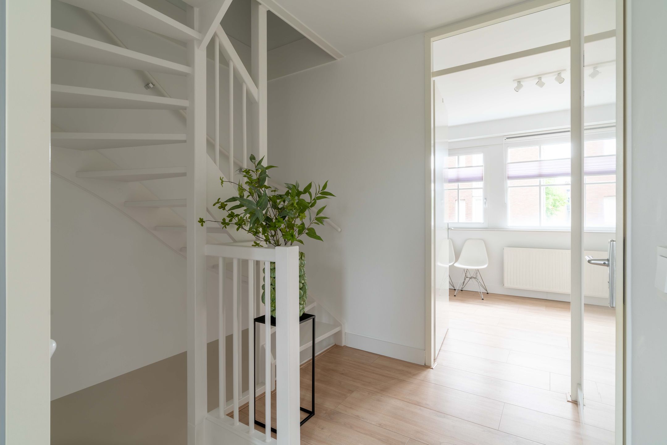 Move-in Ready 4-Bedroom Terraced House with Private Parking in Vathorst — 27