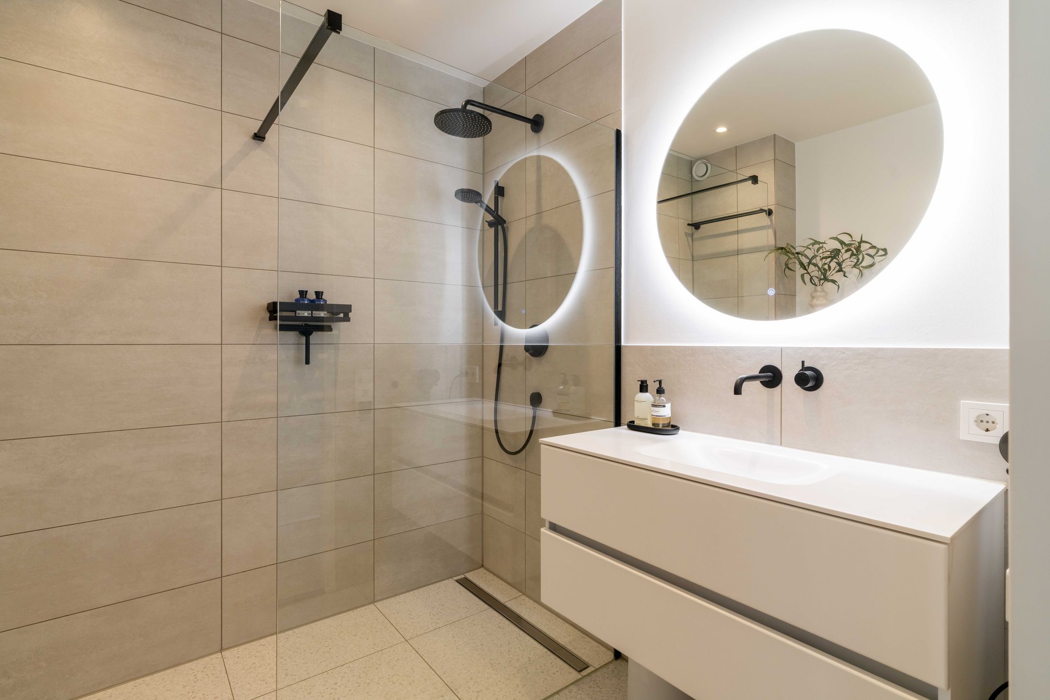 Move-in Ready 4-Bedroom Terraced House with Private Parking in Vathorst — 24