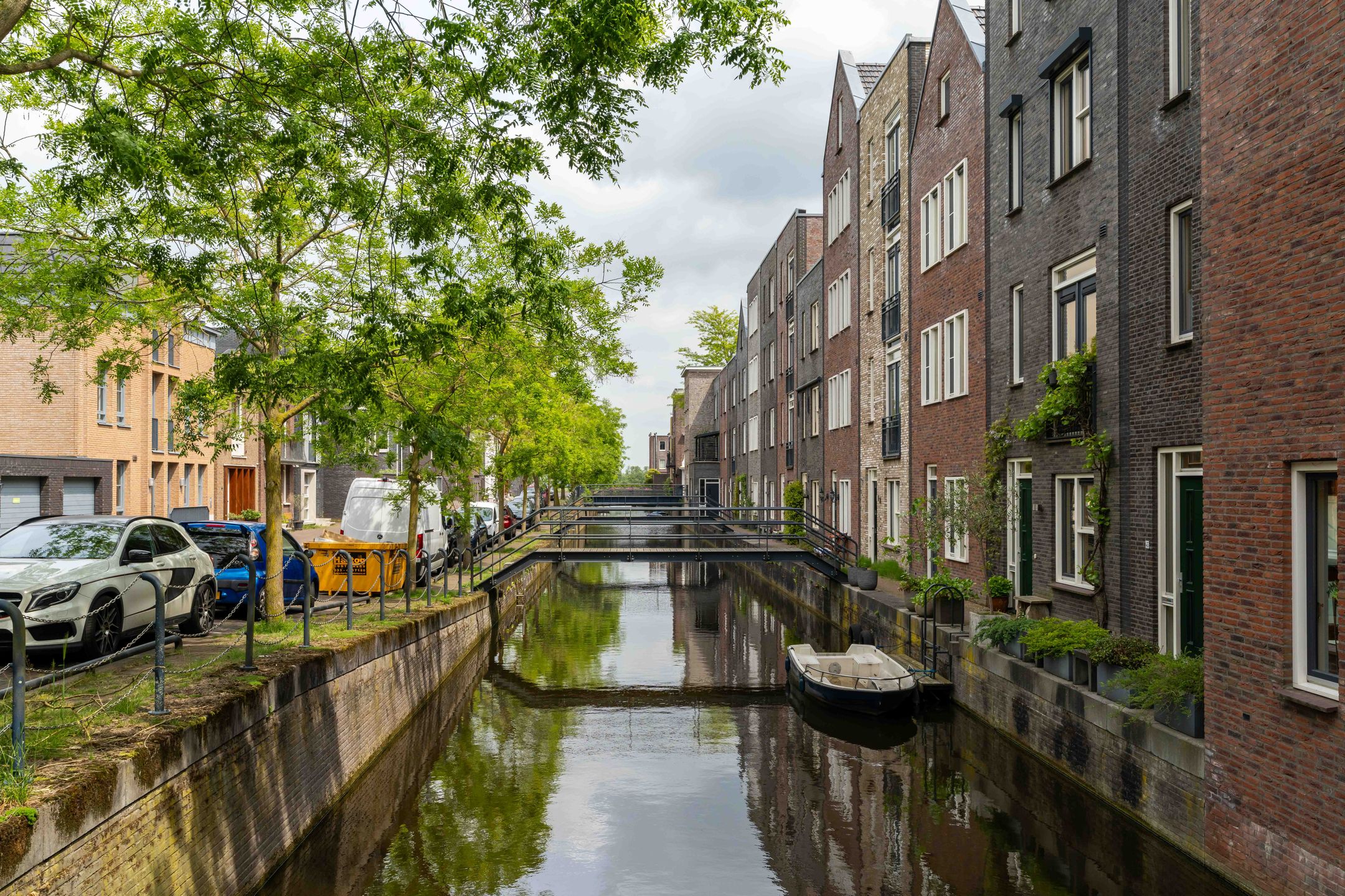 Move-in Ready 4-Bedroom Terraced House with Private Parking in Vathorst — 48