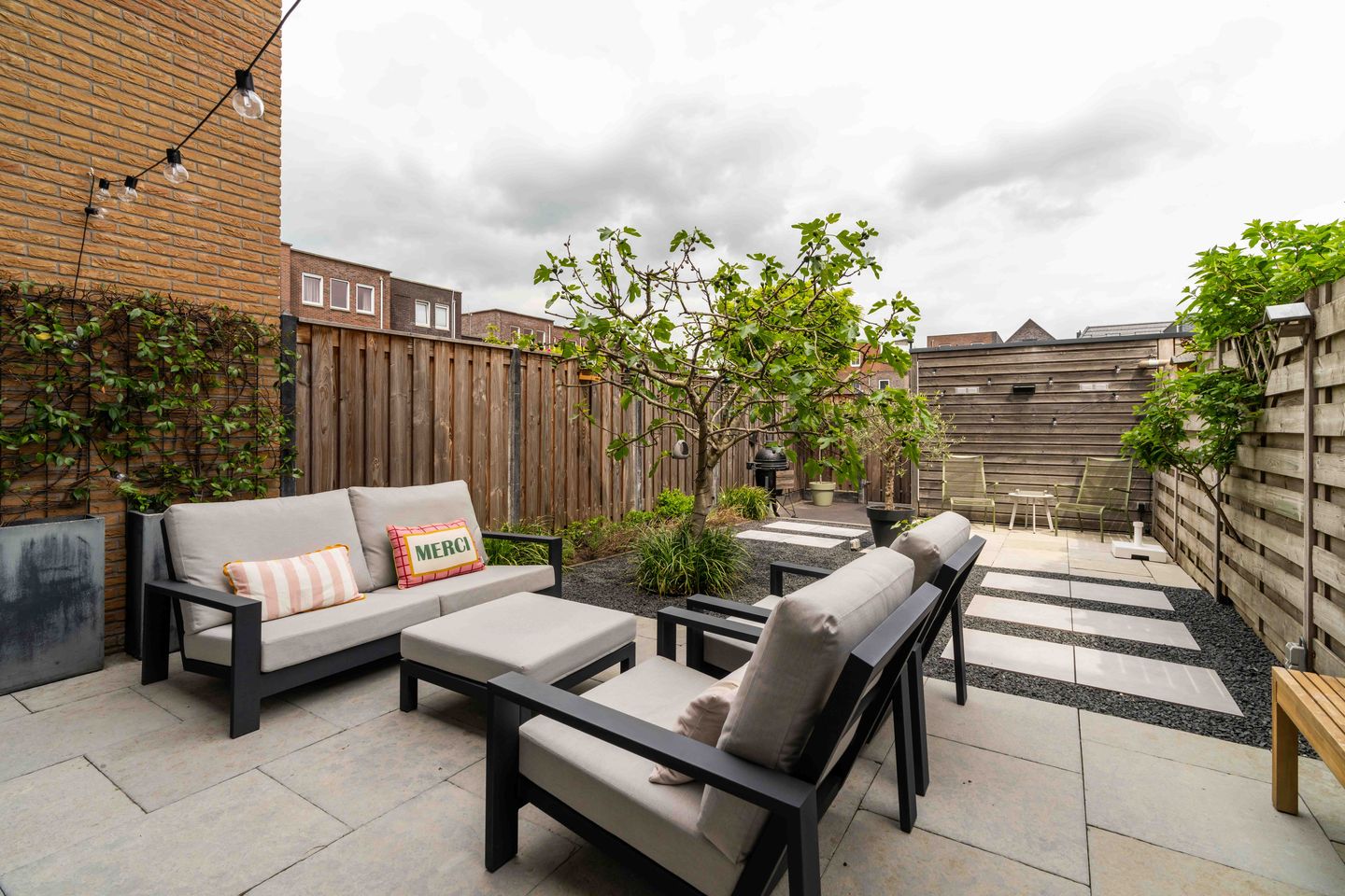 Move-in Ready 4-Bedroom Terraced House with Private Parking in Vathorst — 40