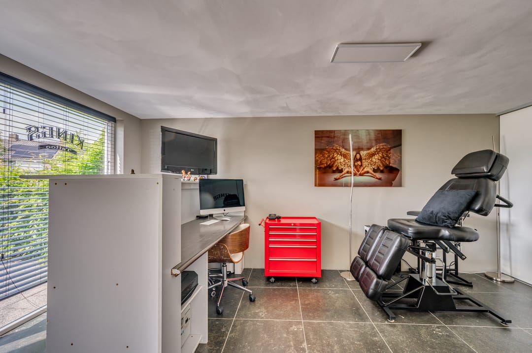 Spacious Semi-Detached Family Home with Home Office Space in Child-Friendly Venlo Neighborhood — 8
