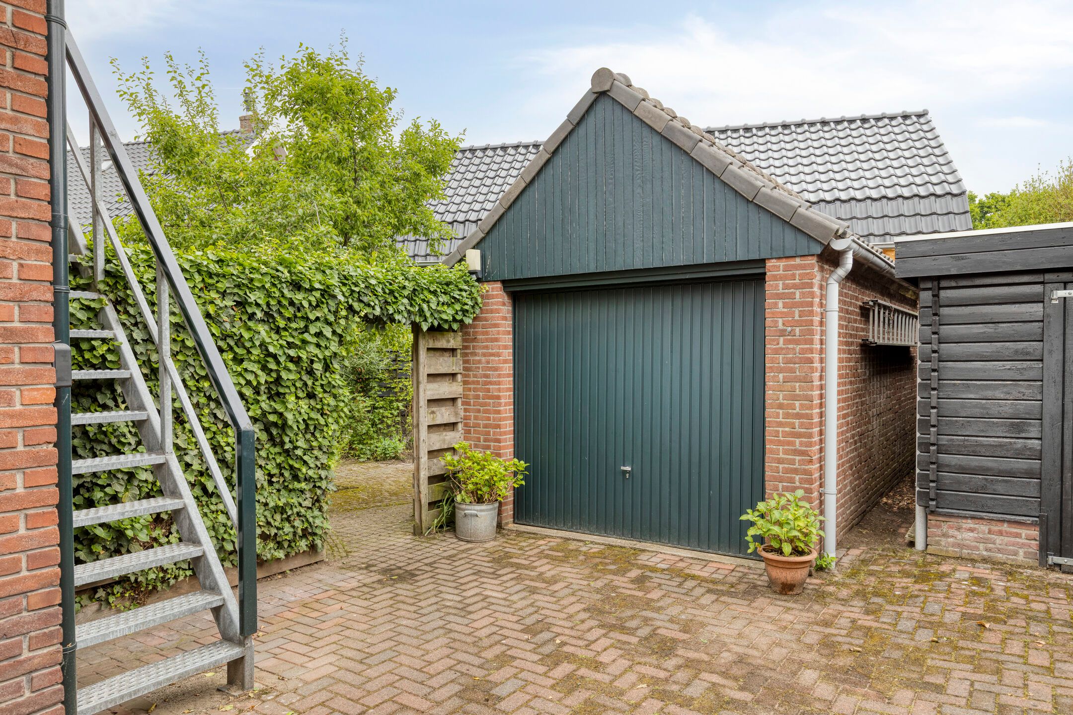 Charming Detached Home with Home Office Potential in Varsseveld Center — 39