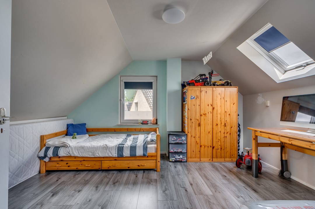 Spacious Semi-Detached Family Home with Home Office Space in Child-Friendly Venlo Neighborhood — 32