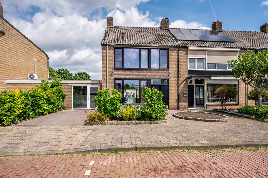 Spacious Semi-Detached Family Home with Home Office Space in Child-Friendly Venlo Neighborhood — 41