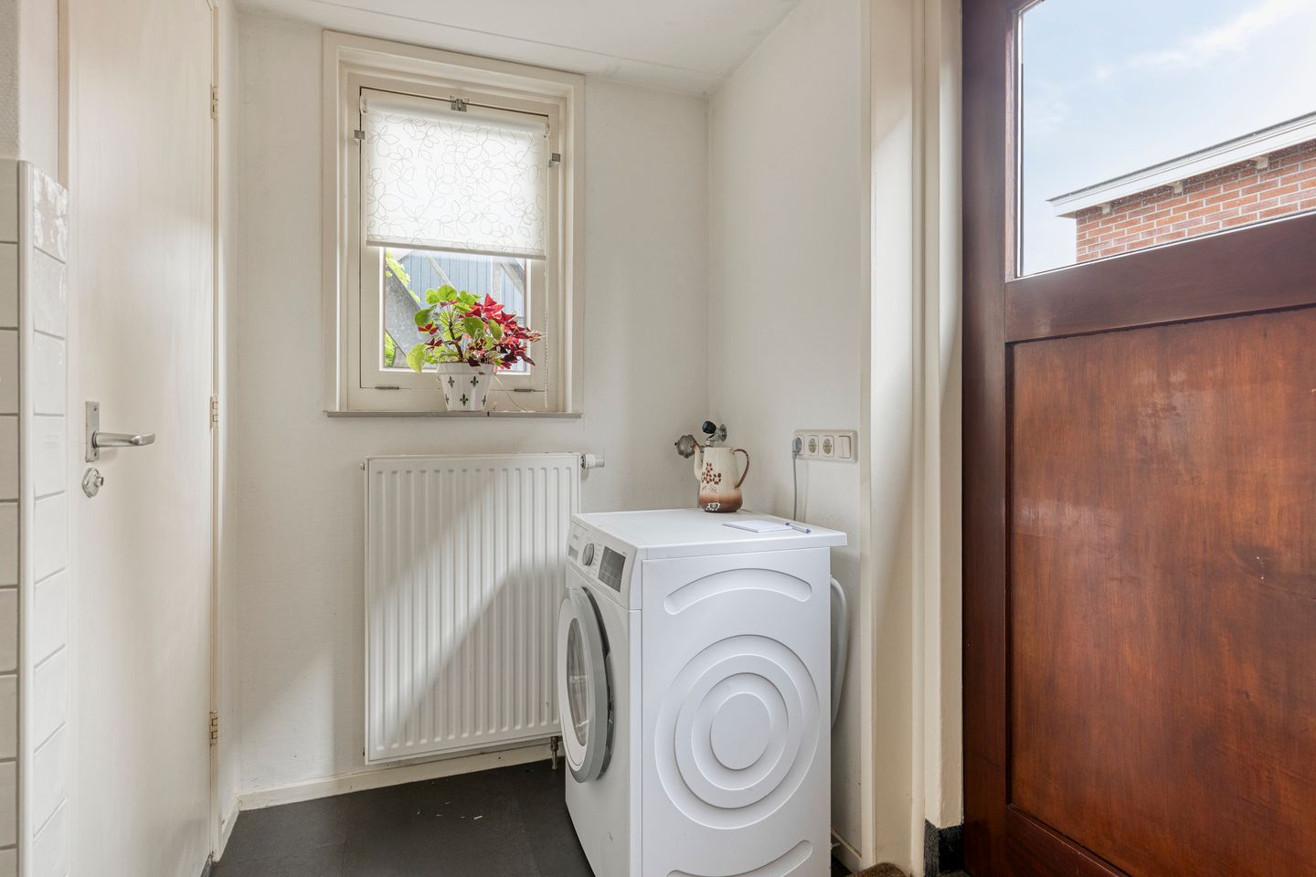 Charming Detached Home with Home Office Potential in Varsseveld Center — 25