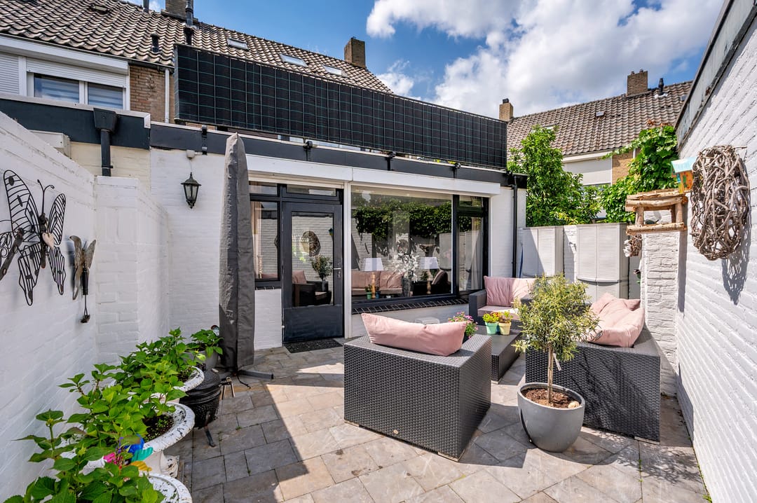 Spacious Semi-Detached Family Home with Home Office Space in Child-Friendly Venlo Neighborhood — 38