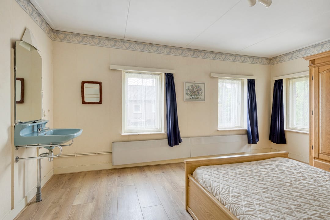 Charming Detached Home with Home Office Potential in Varsseveld Center — 32