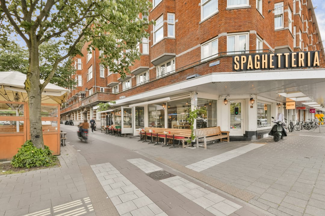 Charmant Appartement met Groen Uitzicht in Amsterdam Oud-Zuid — 23