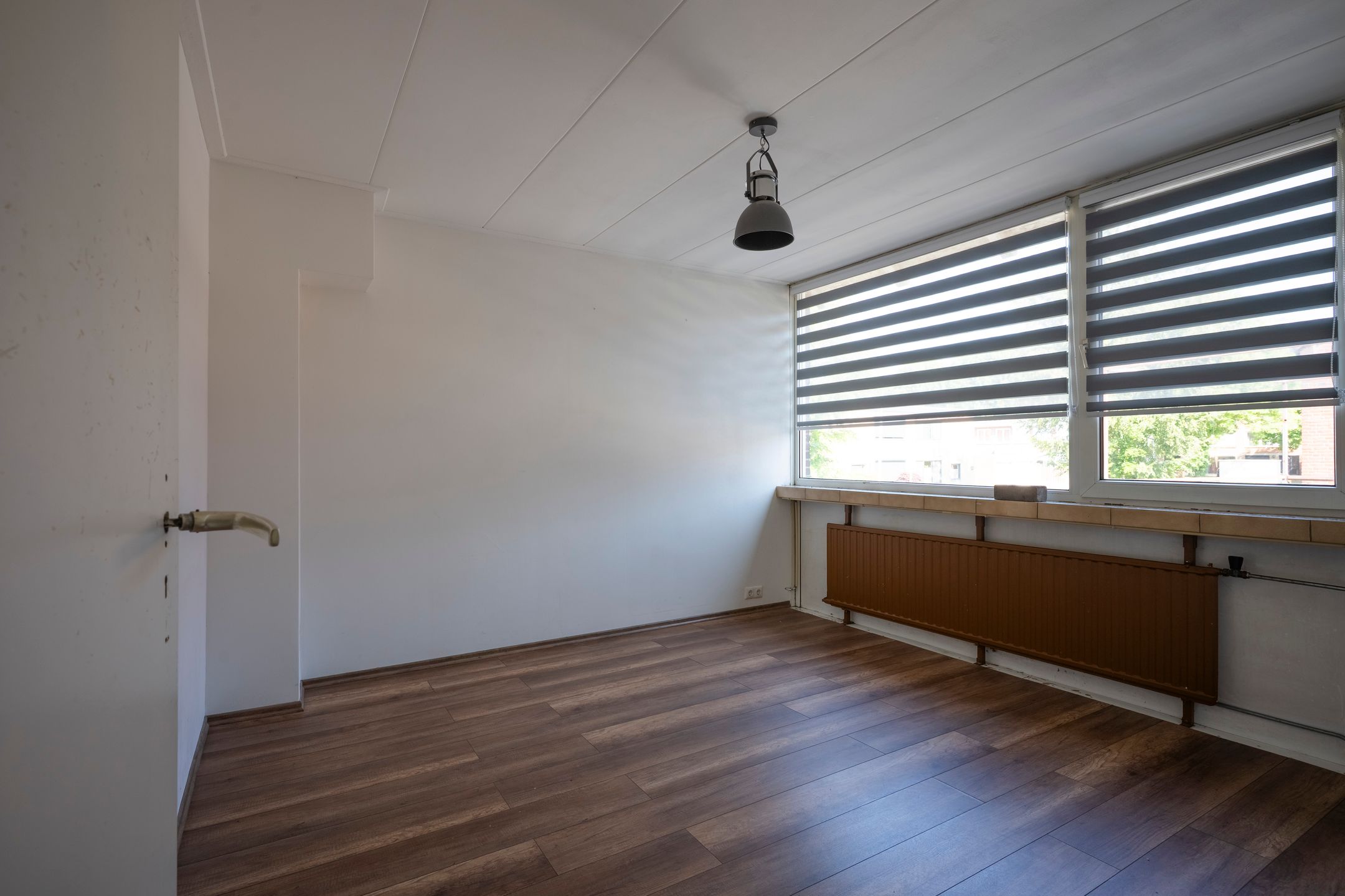 Corner House with Garage and Roof Terrace in Quiet Residential Area — 9