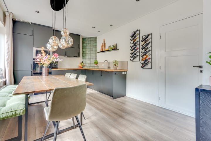 Photo 3 of Van der Marckstraat 4-BS