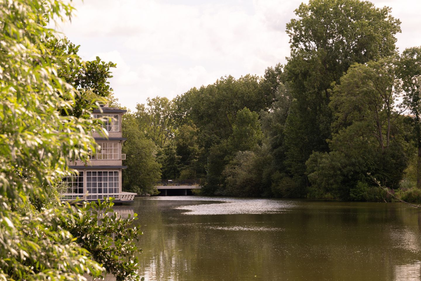 Spacious waterfront villa on a generous plot in Buitenveldert — 20