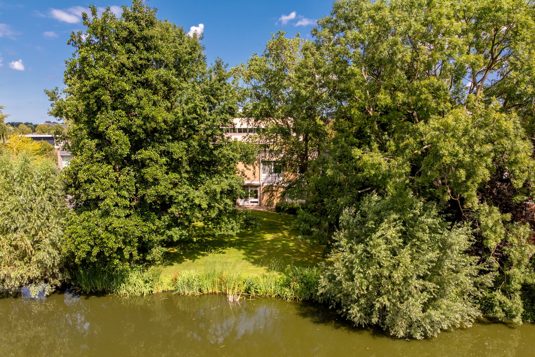 Spacious waterfront villa on a generous plot in Buitenveldert — 21