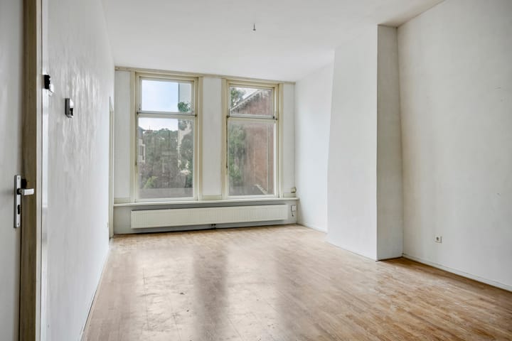 Photo 2 of Johannes Camphuijsstraat 140