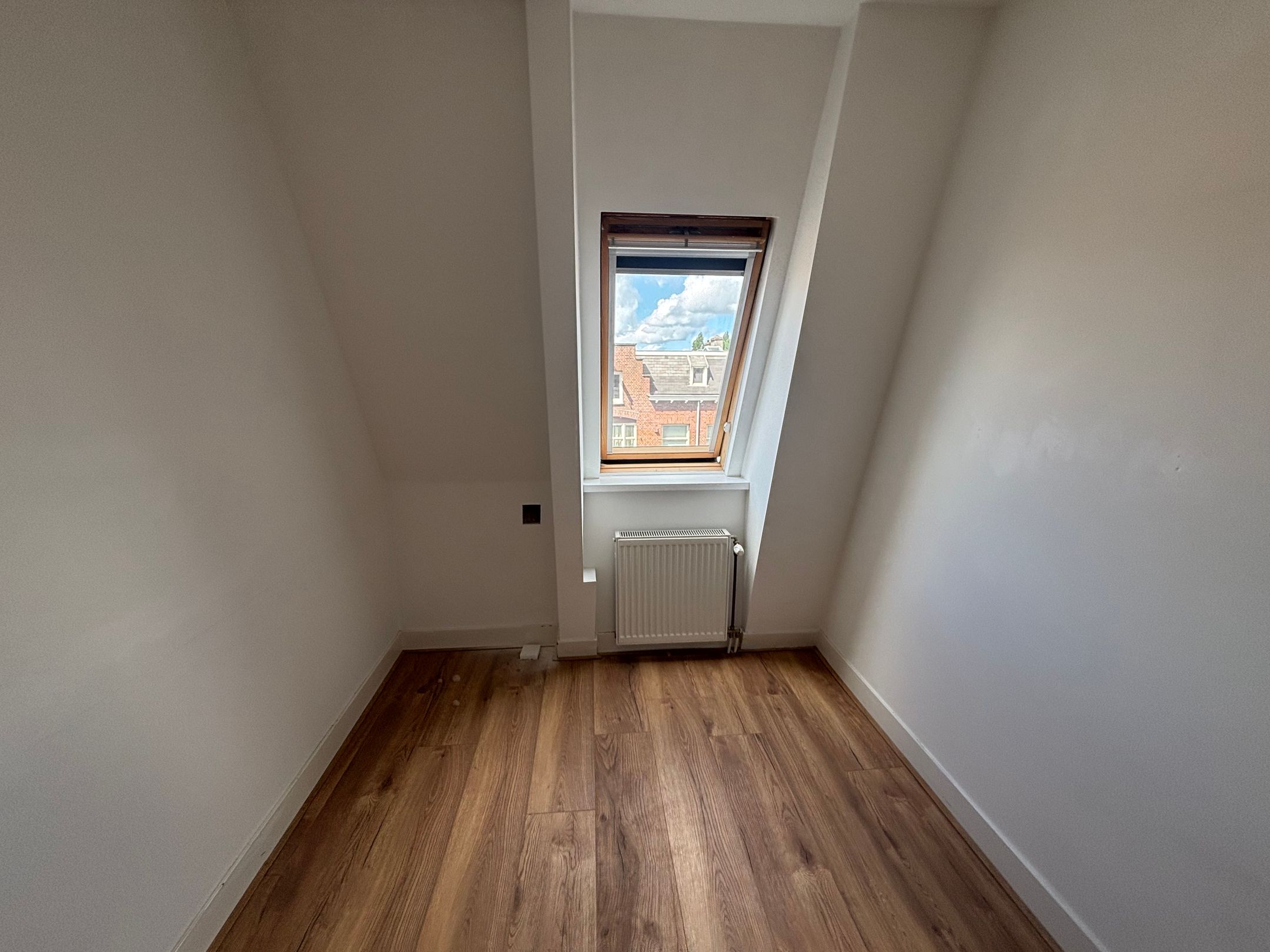 Photo 15 of Witte de Withstraat 182-4