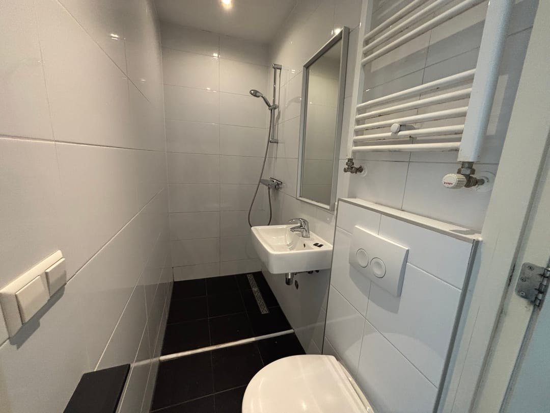 Photo 7 of Witte de Withstraat 182-4