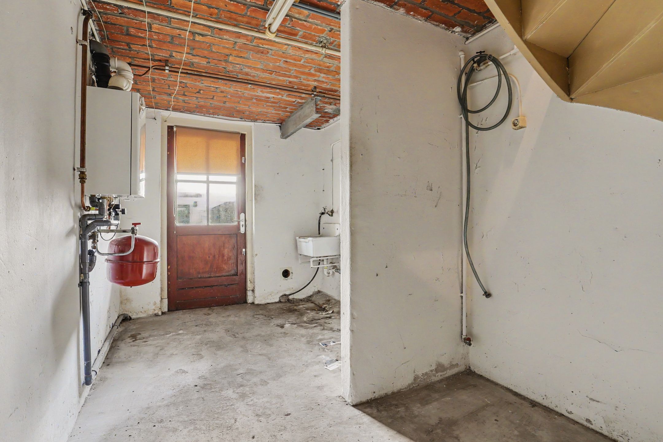 Spacious Corner Family Home with Basement and Large Garage in Klundert — 24