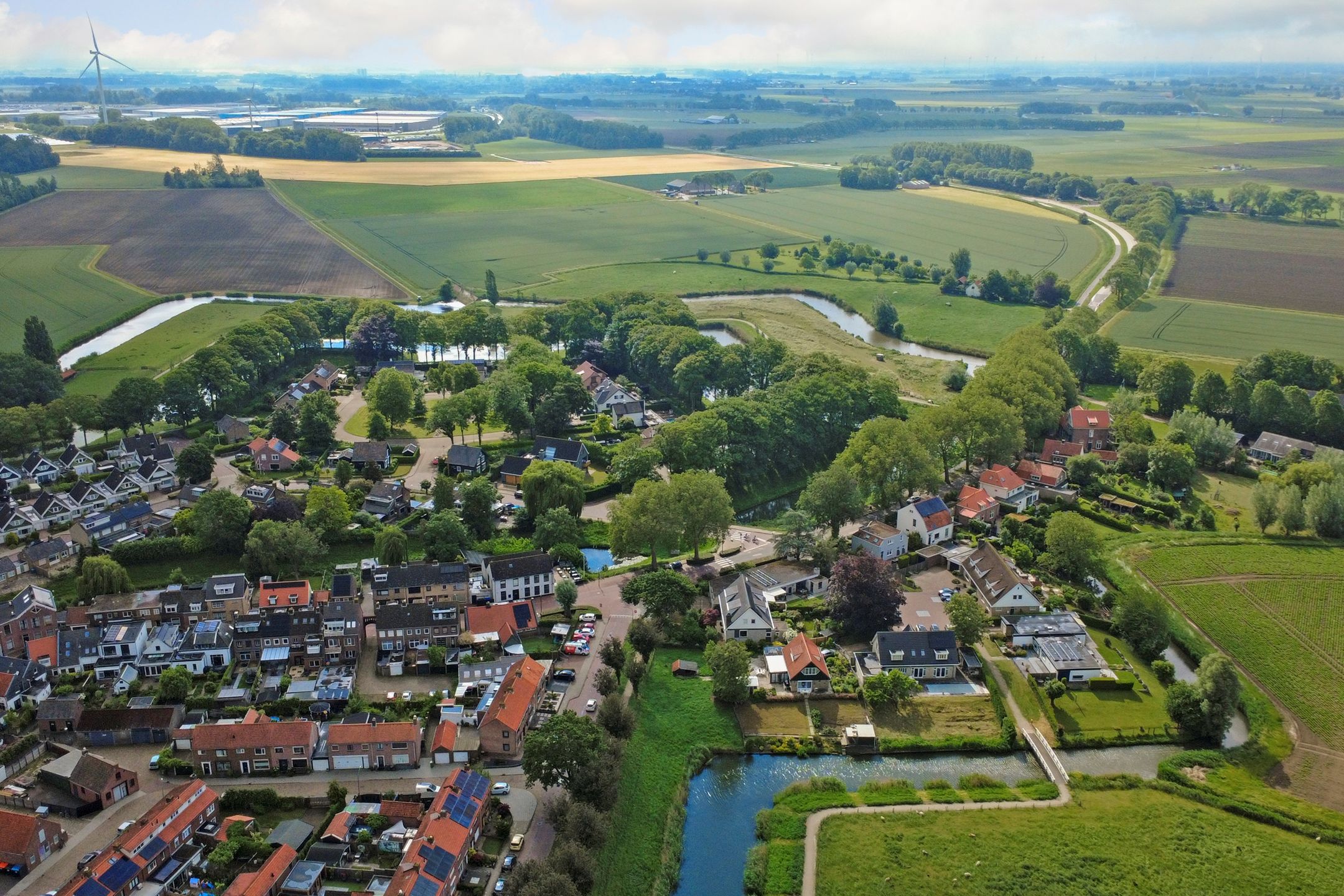 Spacious Corner Family Home with Basement and Large Garage in Klundert — 42