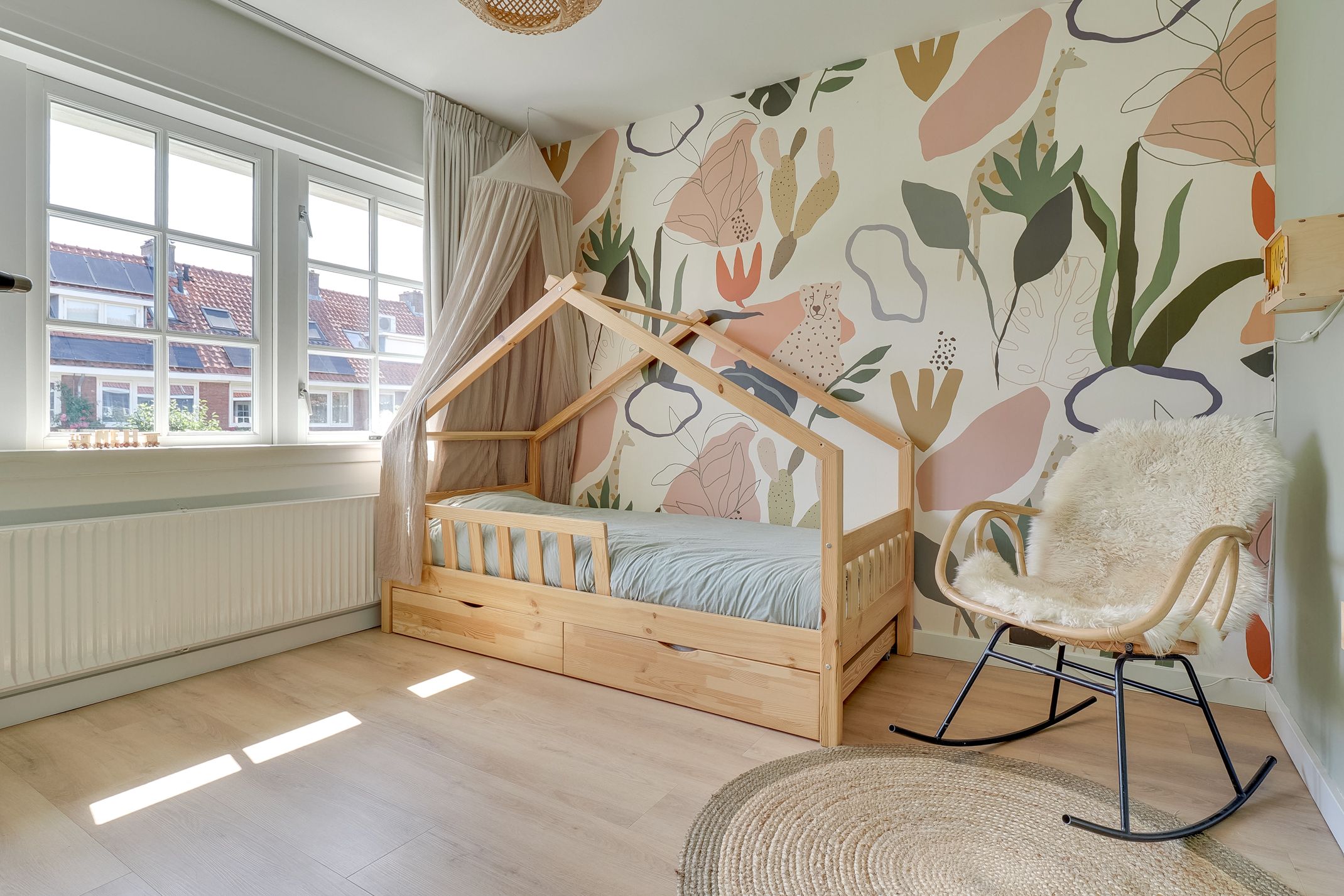 Charming 1930s Family Home with Five Bedrooms in Popular Tuindorp — 30
