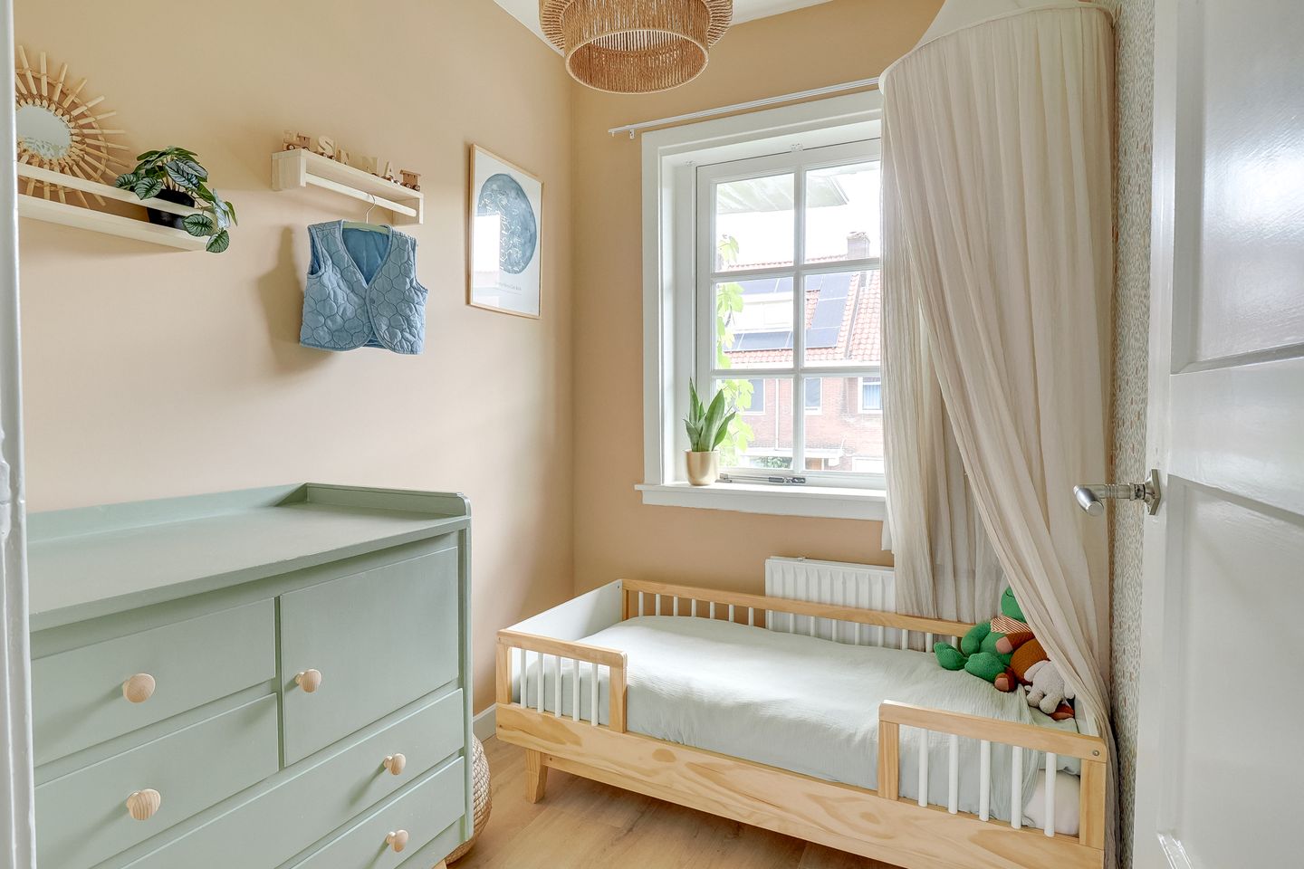 Charming 1930s Family Home with Five Bedrooms in Popular Tuindorp — 29