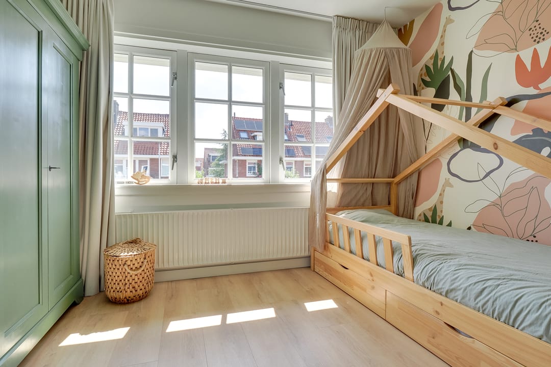 Charming 1930s Family Home with Five Bedrooms in Popular Tuindorp — 31