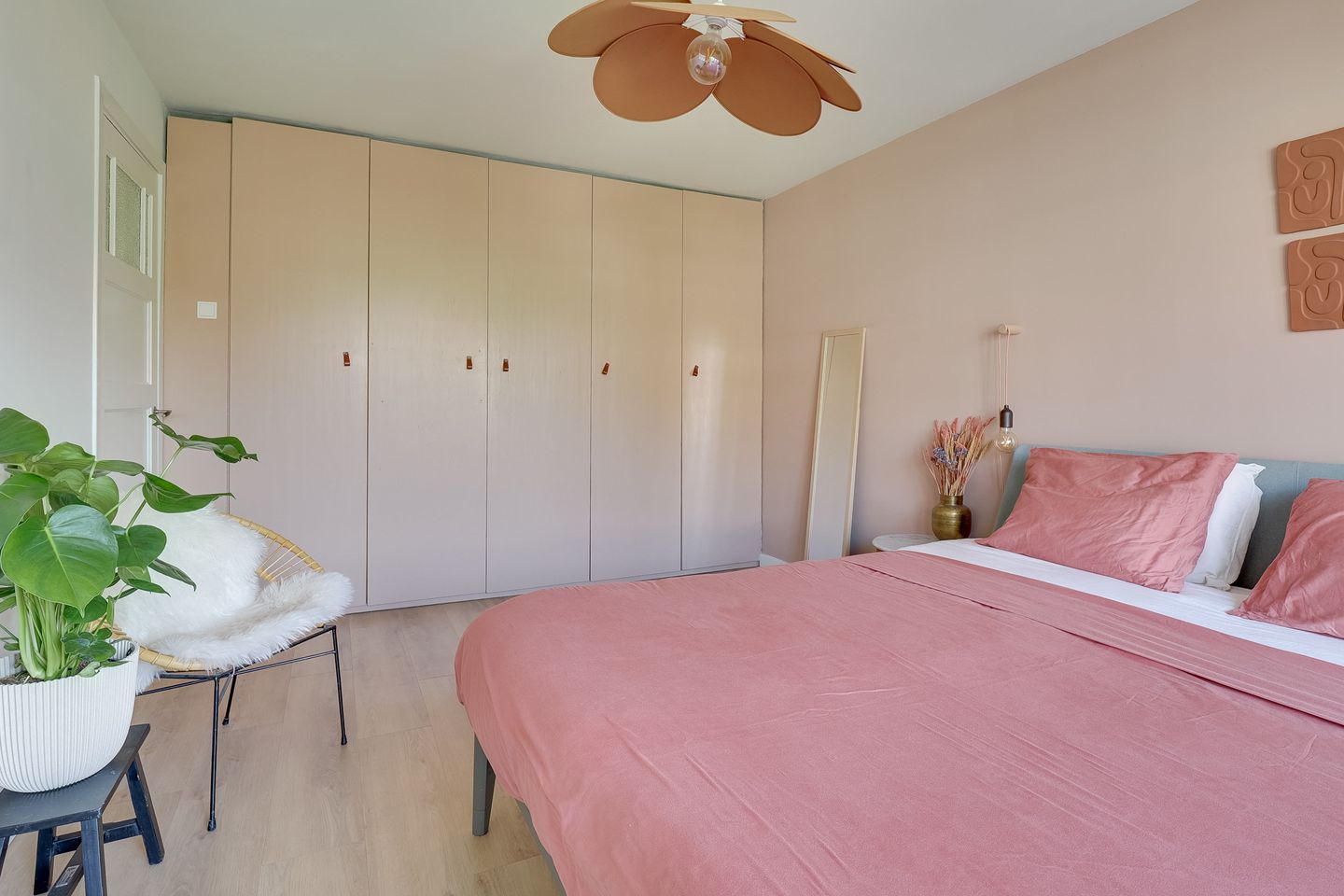 Charming 1930s Family Home with Five Bedrooms in Popular Tuindorp — 34